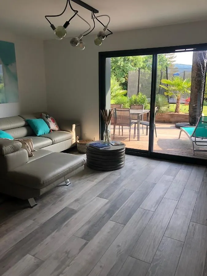 Appartement Cosy Au Calme Chindrieux 0*,